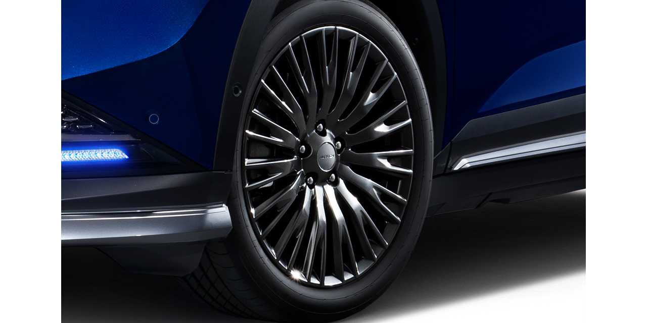 専用19インチアルミホイール(19×7.5J)、インセット：50、P.C.D：114.3(5穴)