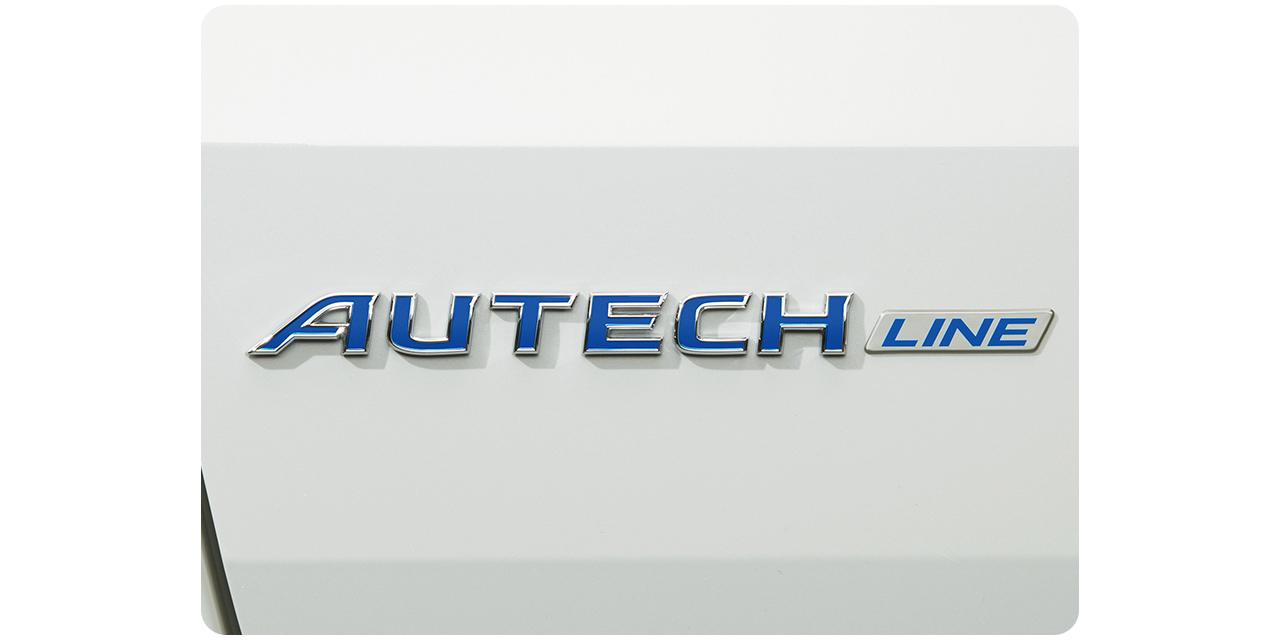専用AUTECH LINEエンブレム（リヤ）